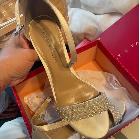 Champagne high heels - Picture 1 of 5